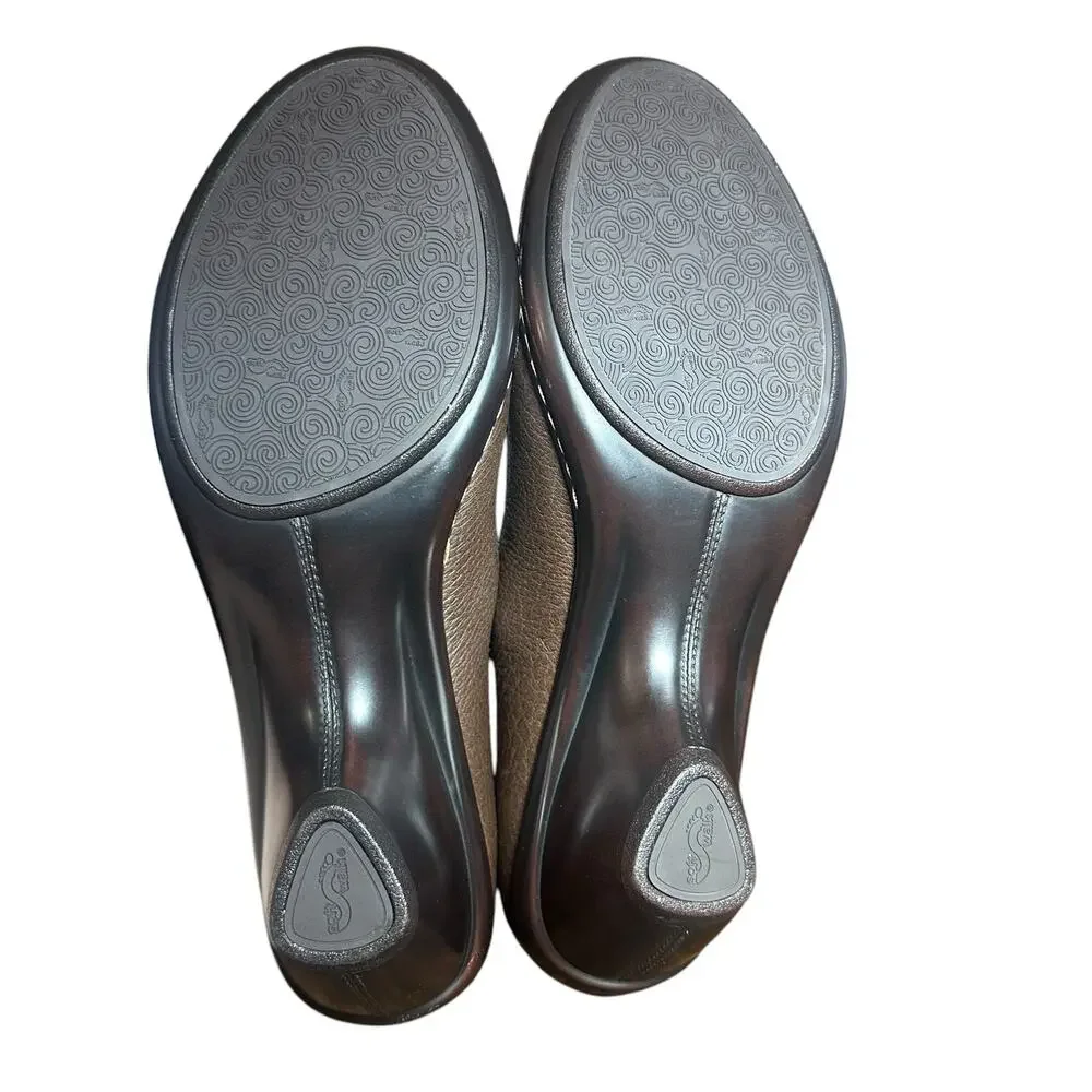 SoftWalk Women’s Leather Slip-On Shoes 7.5 Narrow Comfortable Casual Flats